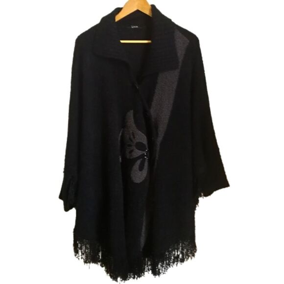 VINTAGE LACE Black & Embroidered Fringed Wool Oversized Cape Top One Size - Picture 1 of 9